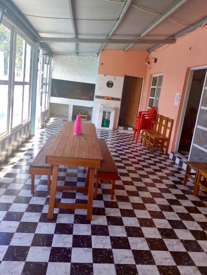 Casa sobre el rio en Helvecia 