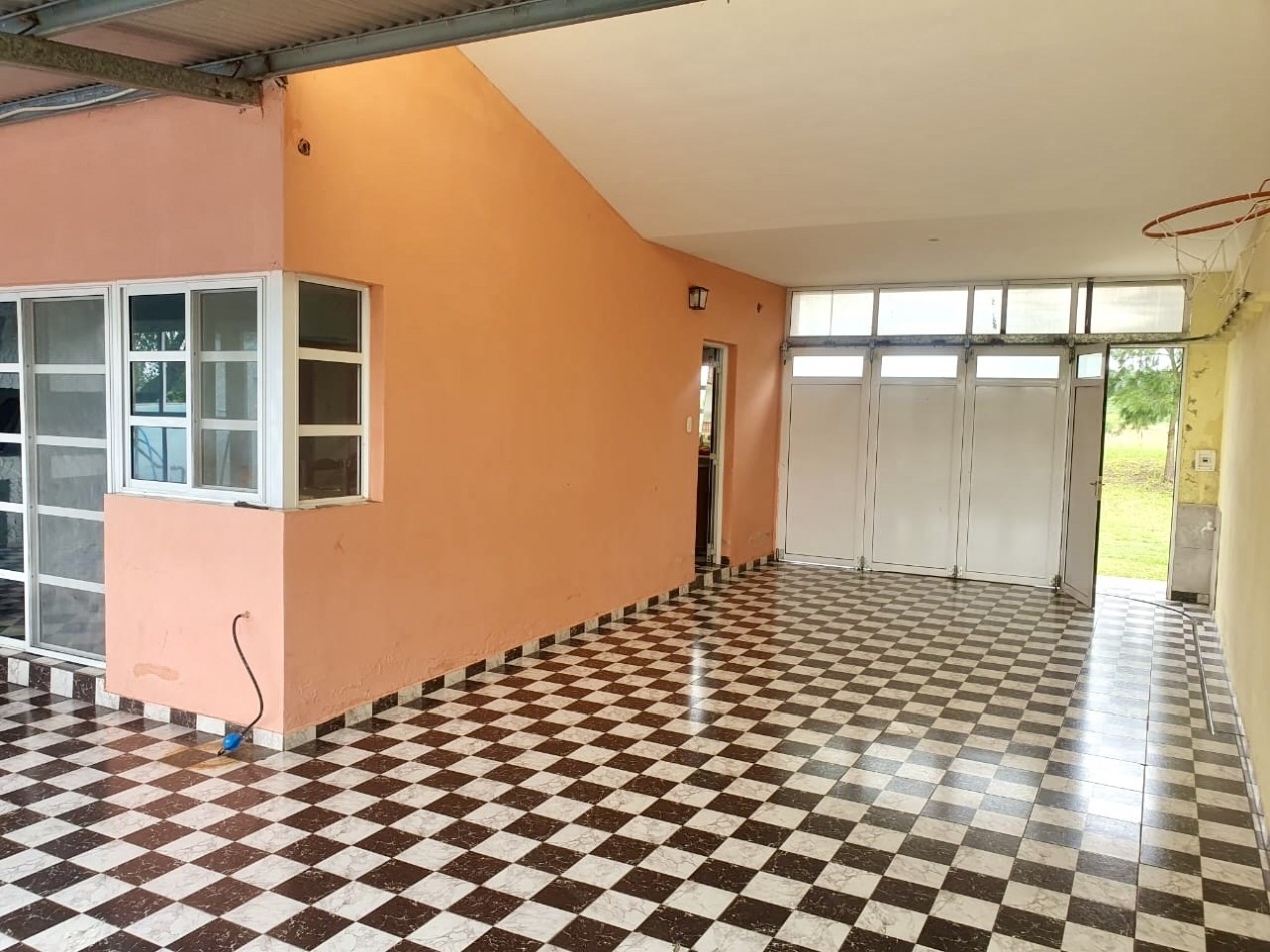 Casa sobre el rio en Helvecia 