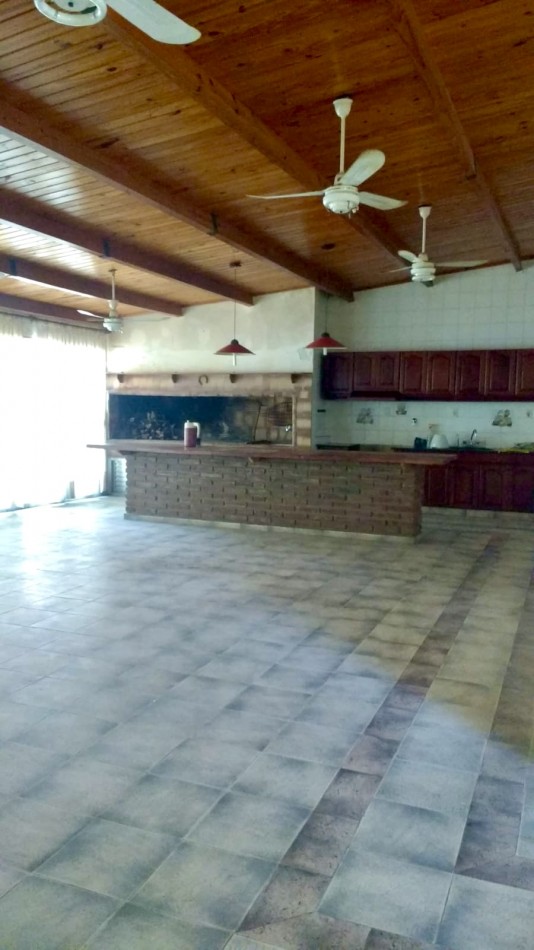 Casa en venta con vista al rio en Helvecia 