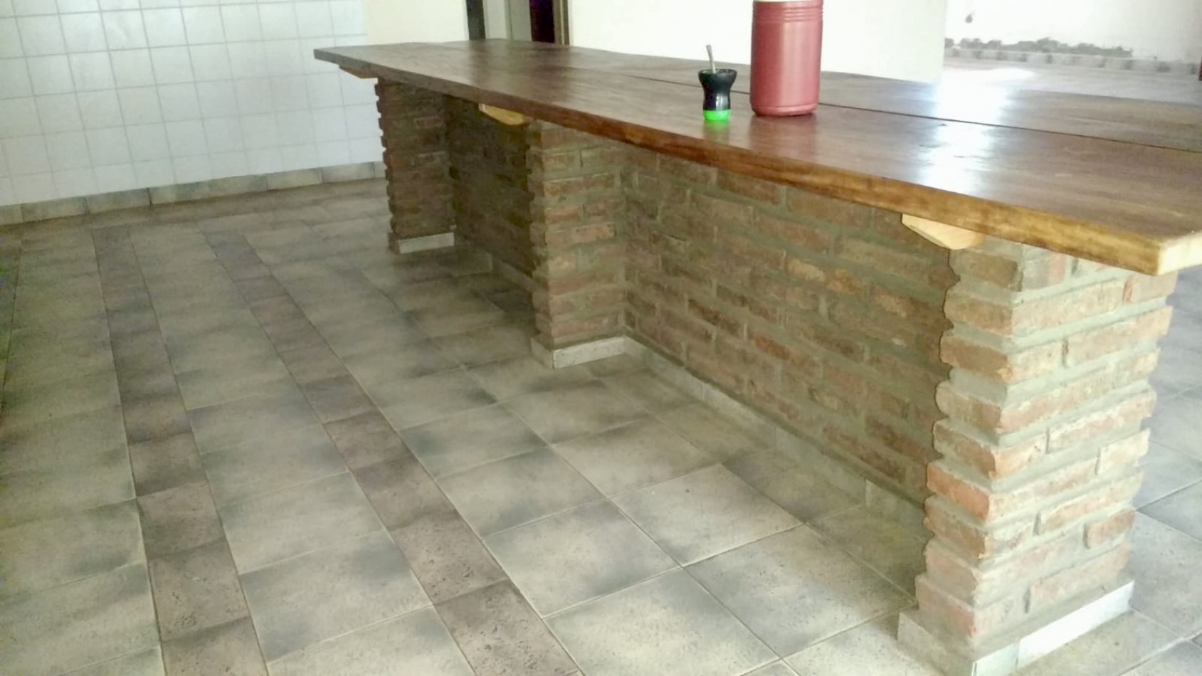 Casa en venta con vista al rio en Helvecia 