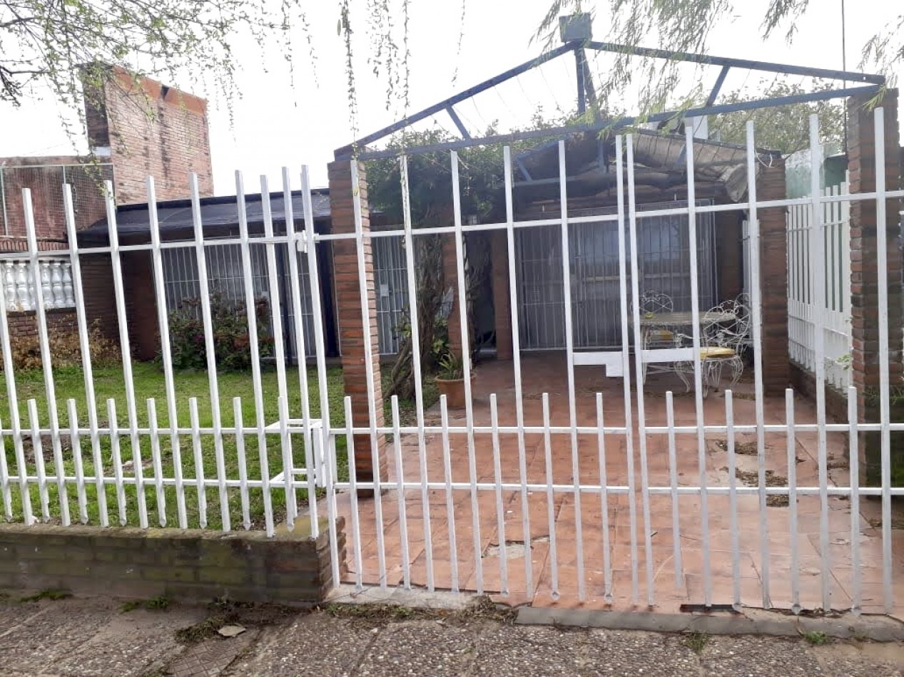Casa en venta con vista al rio en Helvecia 